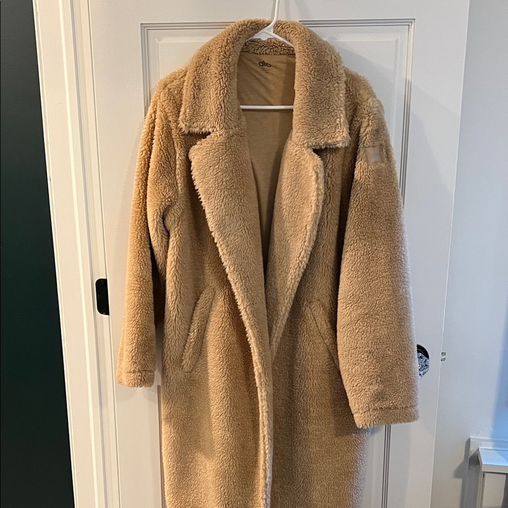 ALO Yoga Tan Coat